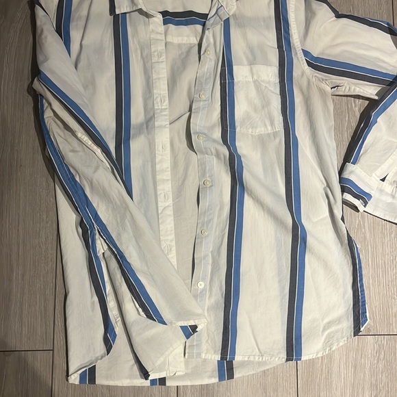 GAP button down shirt - Picture 3 of 3